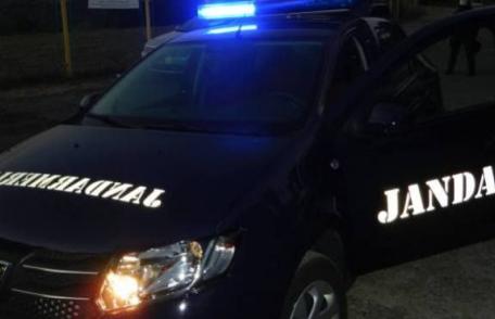 Șapte bărbați urmăriți penal după ce au fost descoperiți într-o mașină în timp ce se drogau