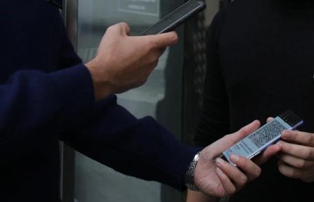 Dosar penal pentru un botoșănean după ce a intrat într-un bar cu certificatul verde al unui prieten
