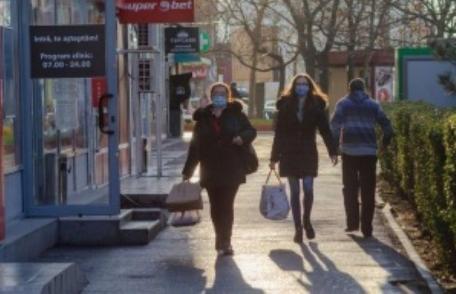 Purtarea măștii nu mai este obligatorie în spațiile deschise neaglomerate. Acces în magazine și cu test de covid