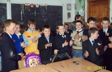 „Copilăria, o lume de basm” parteneriat încheiat între Şcoala Nr. 5 şi Şcoala Nr. 4