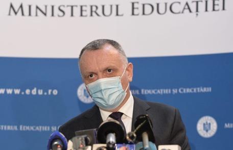 Cursuri online pentru școlile cu rată de vaccinare mai mică de 60% și incidența localității mai mare de 3 la mie