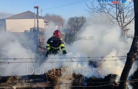 Joaca cu focul putea lăsa fără casă o familie din comuna Vlăsinești - FOTO