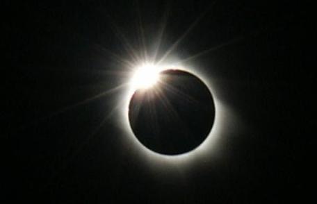 Eclipsă totală de Lună pe 10 decembrie