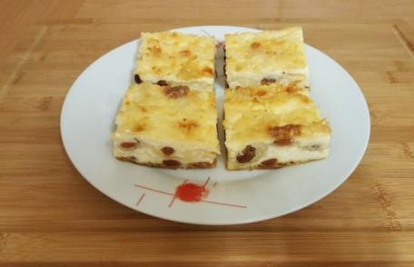 Plăcintă desert cu iaurt