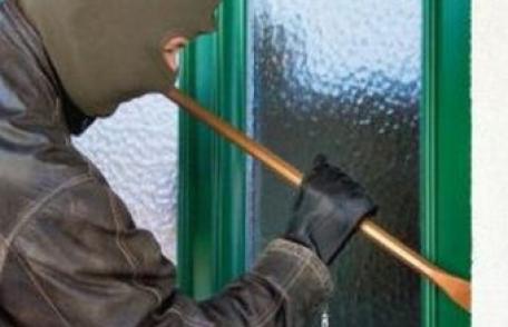 „Fii precaut. Hoții nu dorm!”