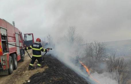Șapte incendii într-o singură zi din cauza focurilor făcute pentru arderea miriștilor ori a resturilor menajere