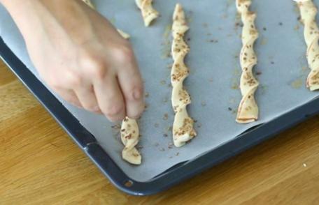 Baghete răsucite cu susan