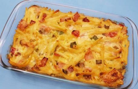 Budincă de paste cu brânză și carne de pui