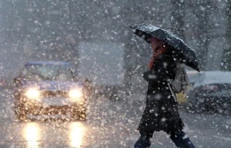 Informare meteo precipitații predominant sub formă de ninsoare, strat de zăpadă