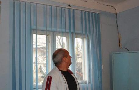 Primăria din Pomârla la un pas de autodemolare