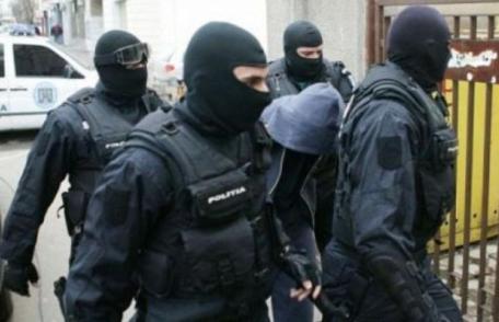 Tânăr „săltat” de poliţişti direct de la spital şi adus sub escortă la Penitenciar