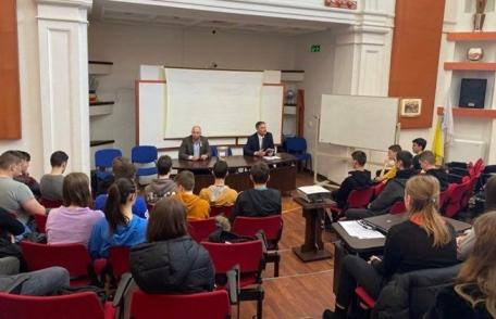 „Voi sunteți viitorul și eu am încredere în voi!” – mesajul invitatului săptămânii la Colegiul Național „Grigore Ghica” Dorohoi - FOTO
