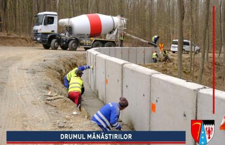 Sector din Drumul „Mănăstirilor” pregătit pentru asfaltare - FOTO