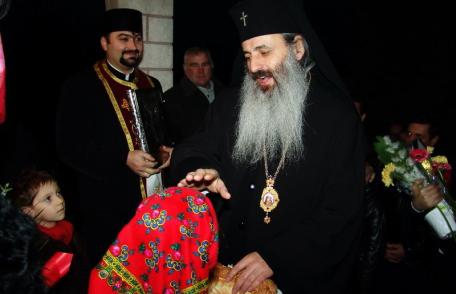 ÎPS Teofan a poposit și la parohia „Naşterea Maicii Domnului” - Satu Nou