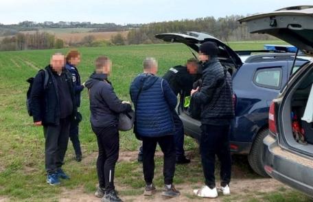 Depistați din elicopter când au trecut ilegal frontiera la Dersca - FOTO