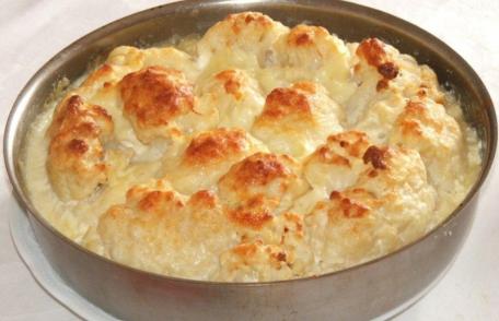 Sufleu de conopidă, praz și mozarella