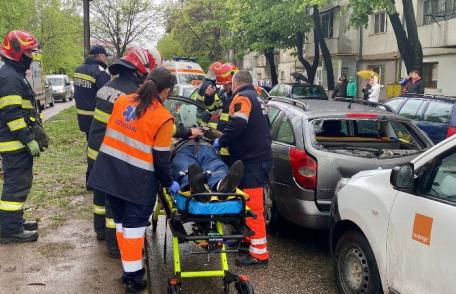 Carambol cu patru mașini pe o stradă din Botoșani. O persoană a ajuns la spital - FOTO