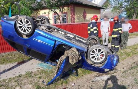 Accident violent în județ! Patru persoane au fost rănite în urma ciocnirii a două mașini - FOTO 