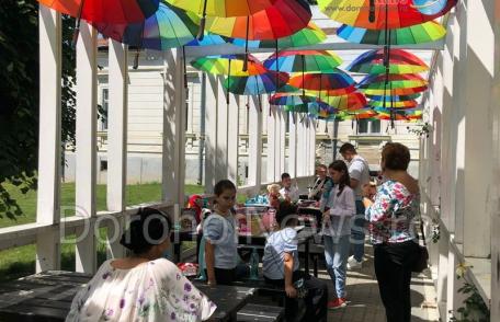 Târgul jucăriilor – Copiii s-au transformat în mici comercianți la Dorohoi - FOTO