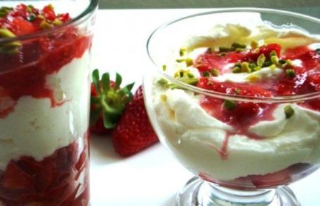 Cupe de căpșuni cu mascarpone