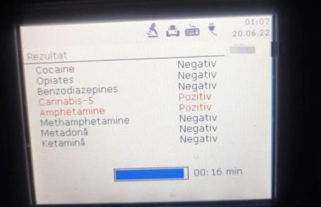 Dorohoian drogat la volan și cu droguri în mașină prins de polițiști în comuna Șendriceni