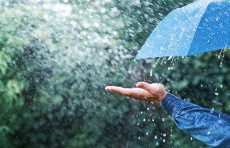 Meteorologii au emis un COD GALBEN de ploi, descărcări electrice și vânt pentru județul Botoșani