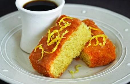 Prăjiturele însiropate cu zulufi din cremă de lămâie