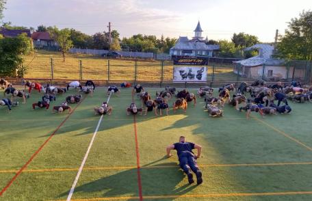 Înviorare cu jandarmii la Tabăra Militară Airsoft Agafton - Botoșani - FOTO