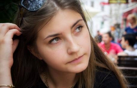 Tânără din Dorohoi, intern la Direcția de Informare și Relații Publice a MApN