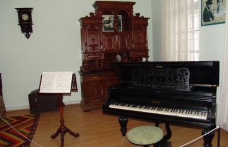 Concertul Cameral de Crăciun „ACASĂ LA GEORGE ENESCU”