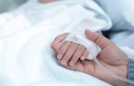 Un copil din Suceava a fost la un pas de moarte după ce a mâncat o conservă