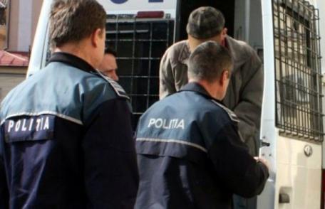 Tânăr din Botoșani reținut pentru amenințare și hărțuire