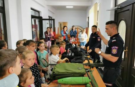 Supraveghează-ți copilul în permanență! O clipă de neatenție îl poate transforma într-o victimă a unui accident casnic - FOTO