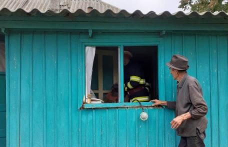 Bucătărie de vară distrusă aproape în totalitate în urma unei explozii urmată de un incendiu - FOTO