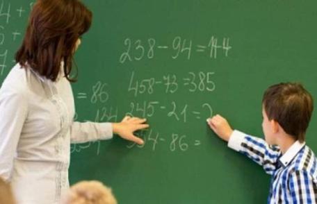 Primă de instalare pentru profesorii care se titularizează în școli din mediul rural. Anunţul făcut de ministrul Educaţiei