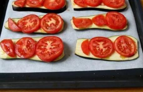 Rulouri cu vinete și parmezan