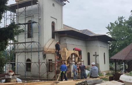 Lucrări de renovare a Bisericii „Înălțarea Domnului” Ibănești - Grija și implicarea preotului paroh pentru enoriașii săi