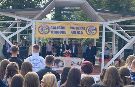 Colegiul Național „Grigore Ghica” Dorohoi: Festivitatea de deschidere a anului școlar 2022-2023 - FOTO