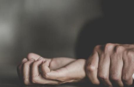 Bărbat arestat după ce a violat o consăteană