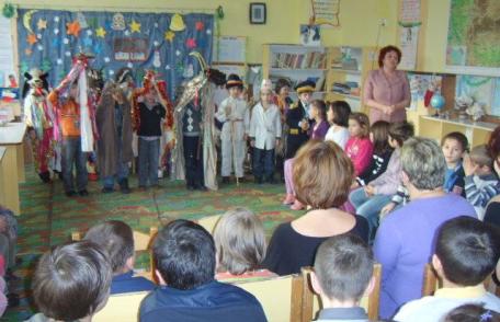 „Datini și obiceiuri strămoșești” – activitate la Şcoala Nr.7 „Al.I.Cuza” Dorohoi
