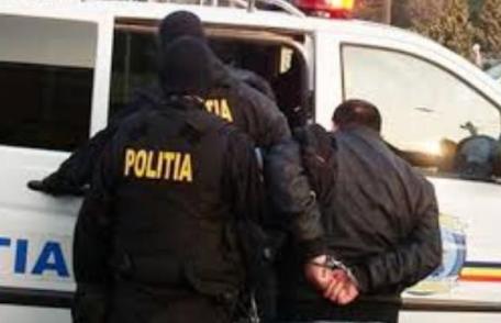 Doi bărbați din Roma reținuți pentru amenințare, lovire și tulburarea ordinii publice