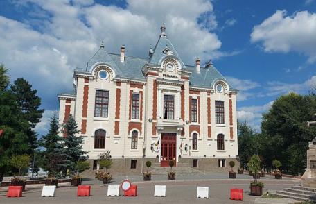 Primăria Dorohoi: În atenția persoanelor fizice și juridice care au fose septice/toalete cu bazine. Amenzi pentru cei care nu completează formularul!