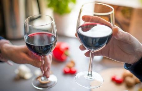 Vinul roşu, benefic pentru organism - Combate obezitatea