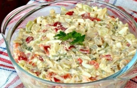 Salata de pui cu maioneza si ciuperci