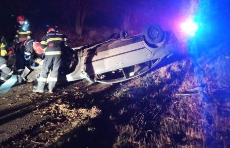Mașină răsturnată pe o stradă din Dorohoi - FOTO