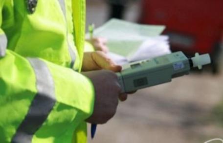 Șofer care circula cu viteză excesivă oprit de polițiști. Vezi ce alcoolemie avea!