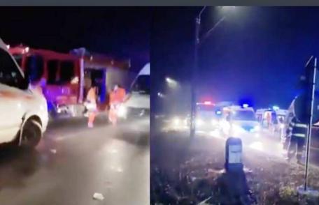 Cod Roșu de Urgență! Autocar care transporta un ansamblu folcloric din județul Botoșani, s-a răsturnat la intrarea în Pașcani