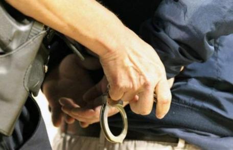 Tânăr arestat pentru tâlhărie calificată