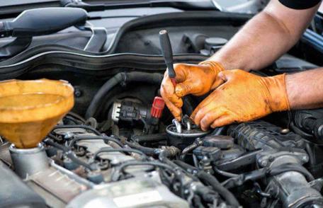 Registrul Auto Român este cu ochii pe cei care prestează activități de reparații auto în afara legii