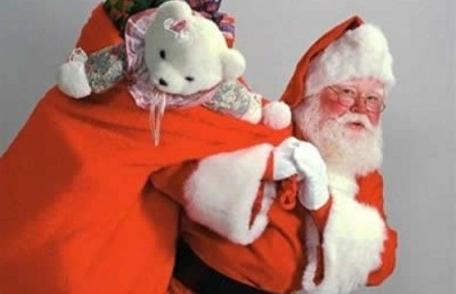 Moş Crăciun şi colindători la sediul PDL Dorohoi